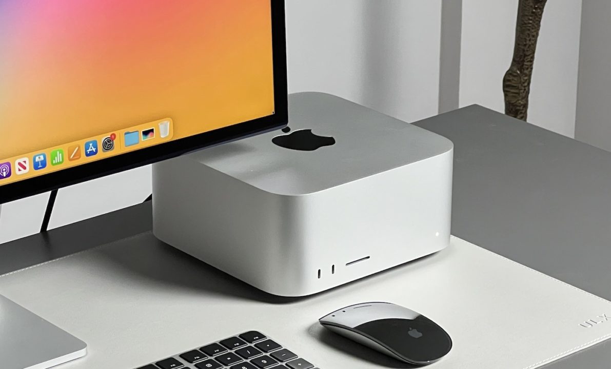 Mac Studio Front Magic Mouse Black